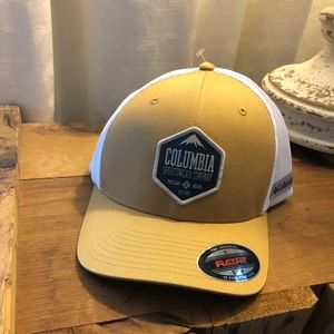Columbia fitted trucker hat